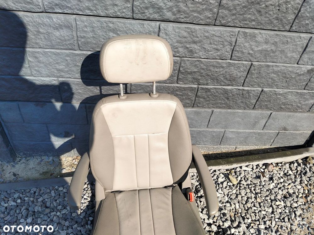 FOTEL DO CIĄGNIKA SKÓRZANY - 2