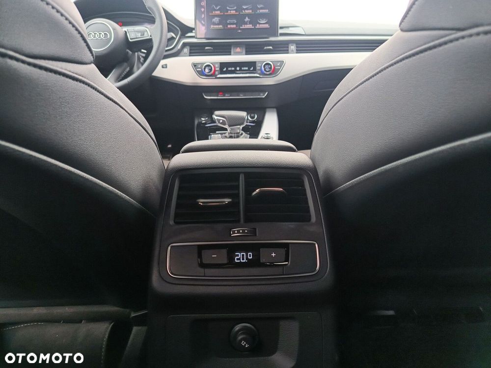 Audi A4 Limousine - 30