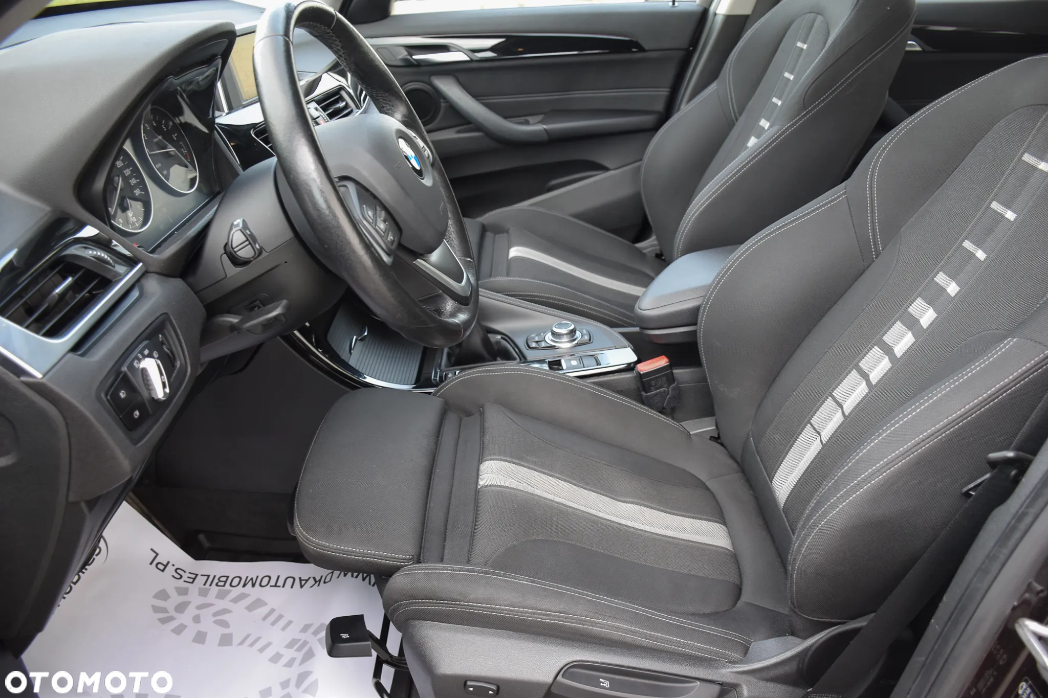 BMW X1 xDrive20i xLine sport - 20