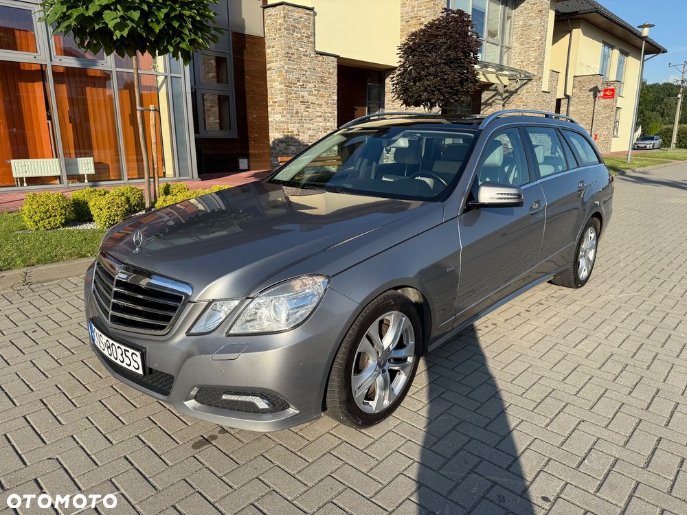 Mercedes-Benz Klasa E 220 CDI DPF BlueEFFICIENCY Automatik Avantgarde - 3