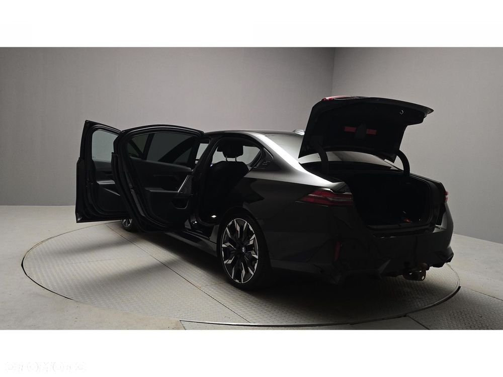 BMW Seria 5 - 11