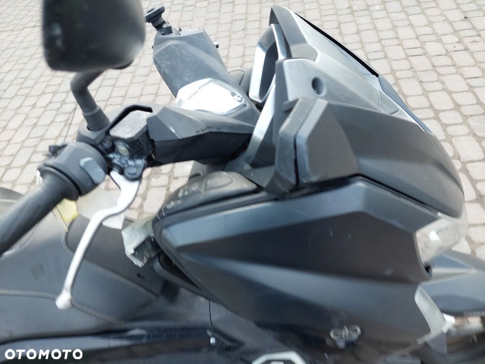 Yamaha X-max - 16