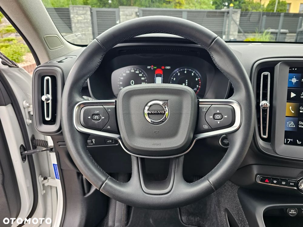 Volvo XC 40 T3 Momentum - 16