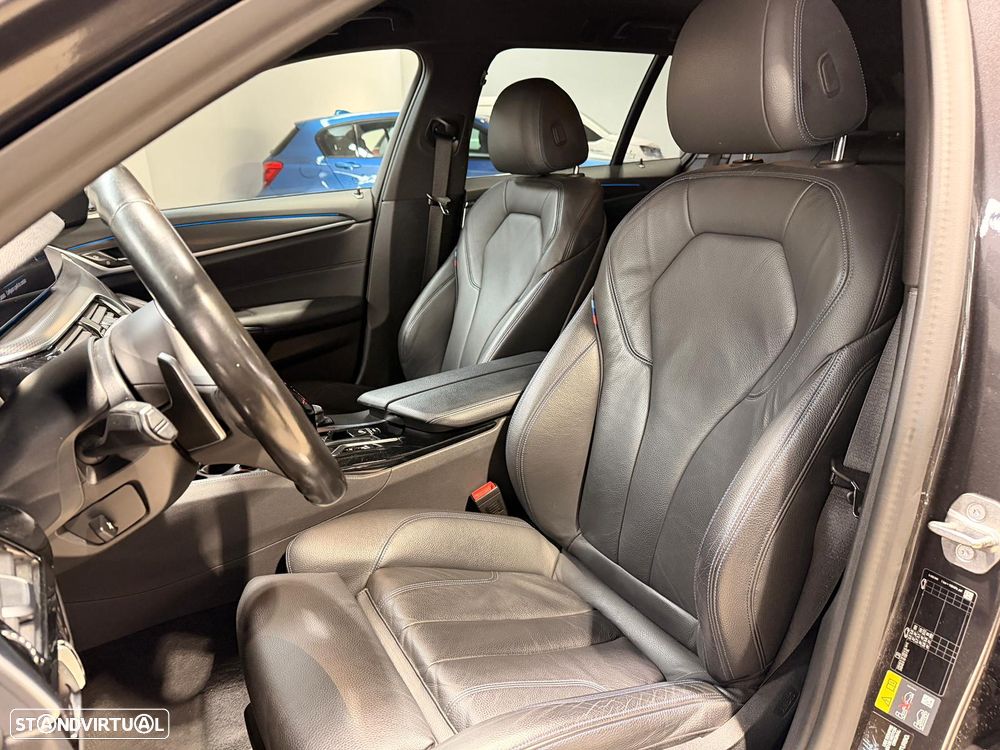 BMW 530 e Pack Desportivo M - 10