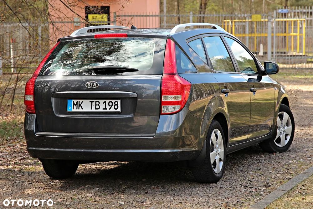Kia Ceed 1.4 CVVT Attract - 12