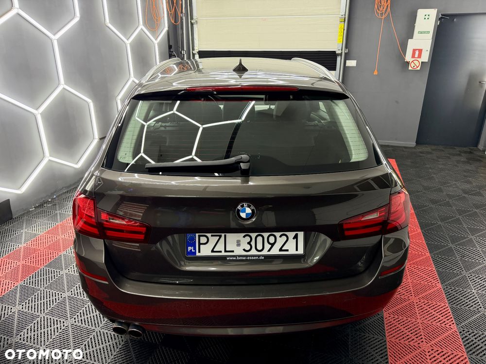 BMW Seria 5 525d xDrive Sport-Aut - 11