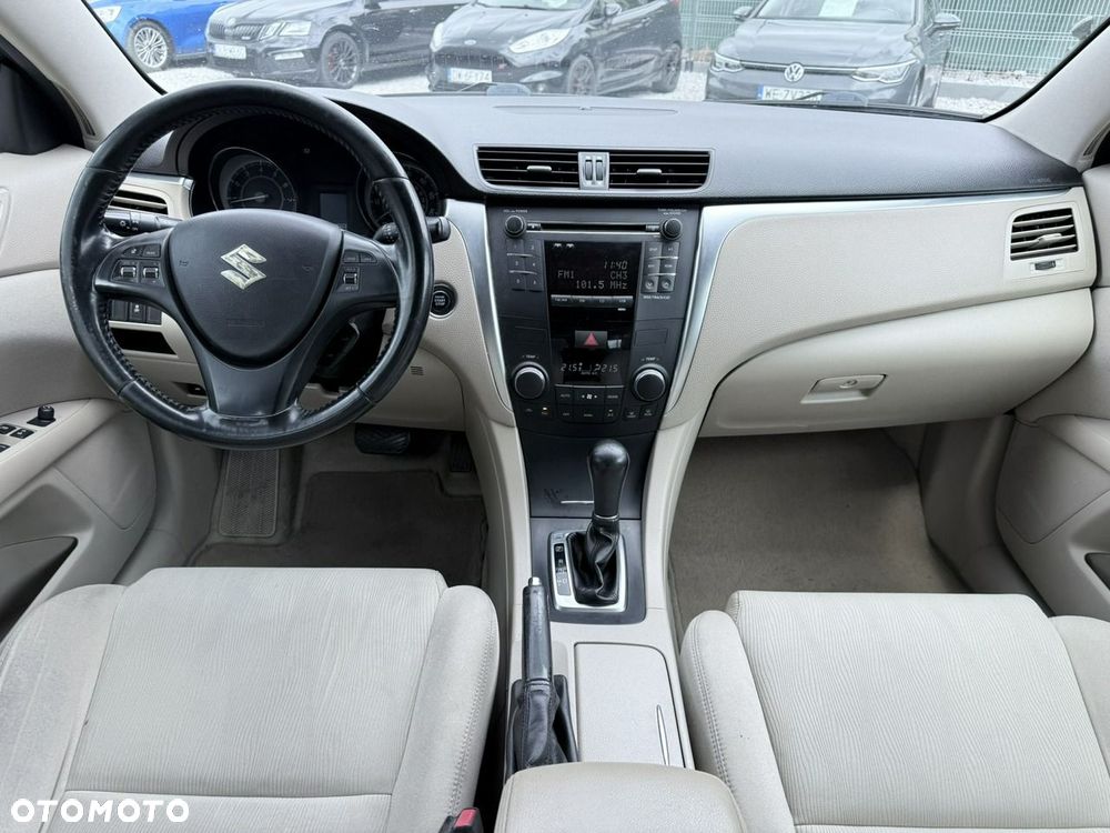 Suzuki Kizashi 2.4 4x4 CVT Sport - 4