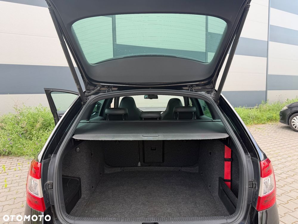 Skoda Octavia 2.0 TDI DSG RS - 24