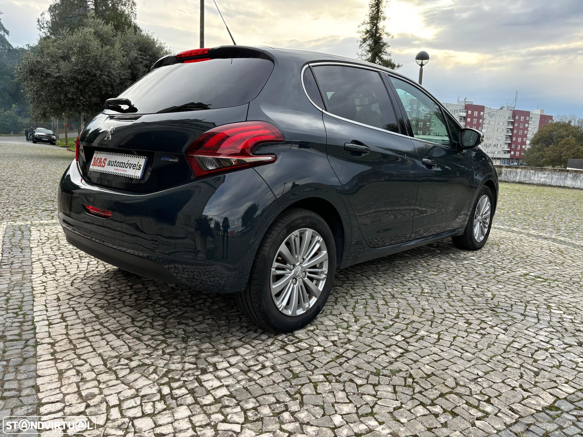 Peugeot 208 PureTech 110 Stop & Start Allure - 7
