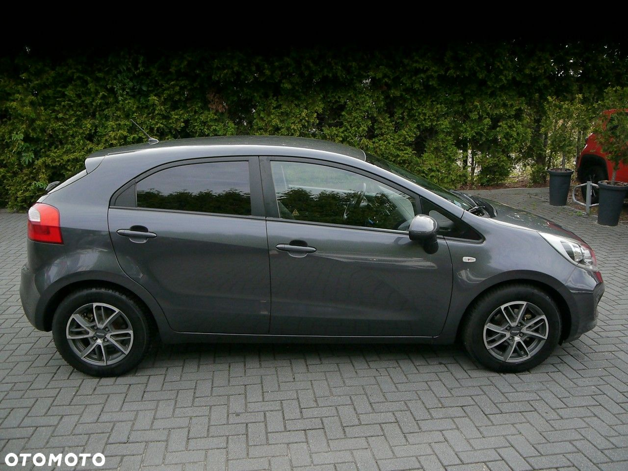 Kia Rio - 11