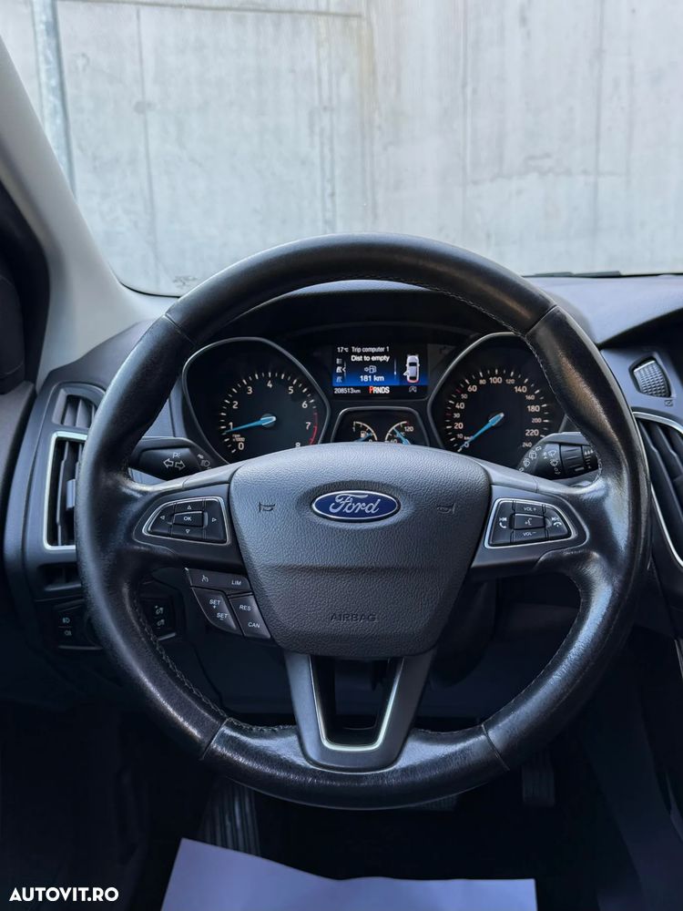 Ford Focus 1.5 Ecoboost Titanium Business - 13