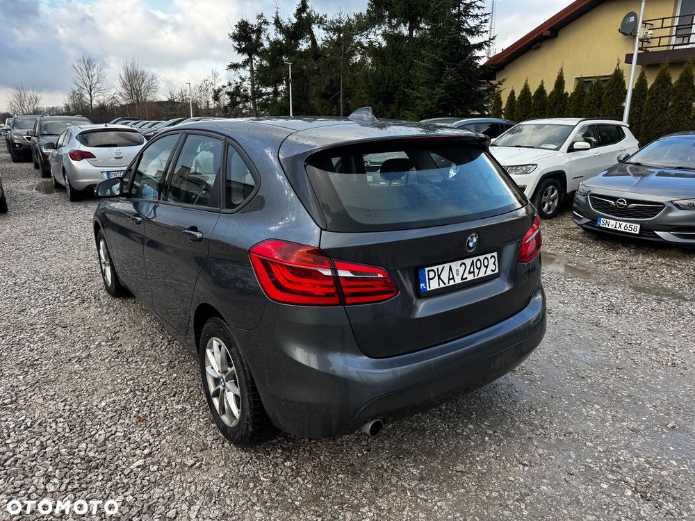 BMW Seria 2 218d - 4