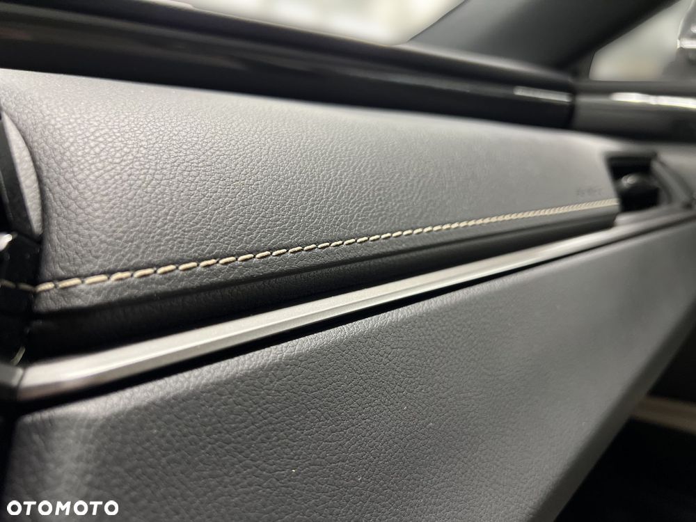 Lexus ES 300h Business Edition - 33