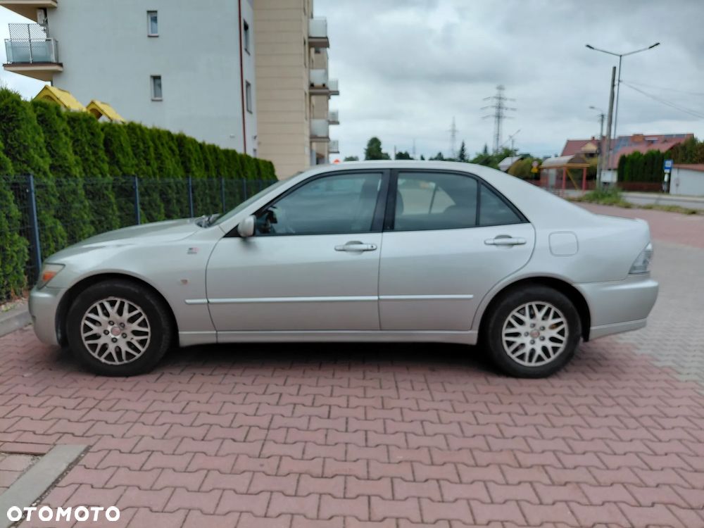 Lexus IS 200 Prestige - 23