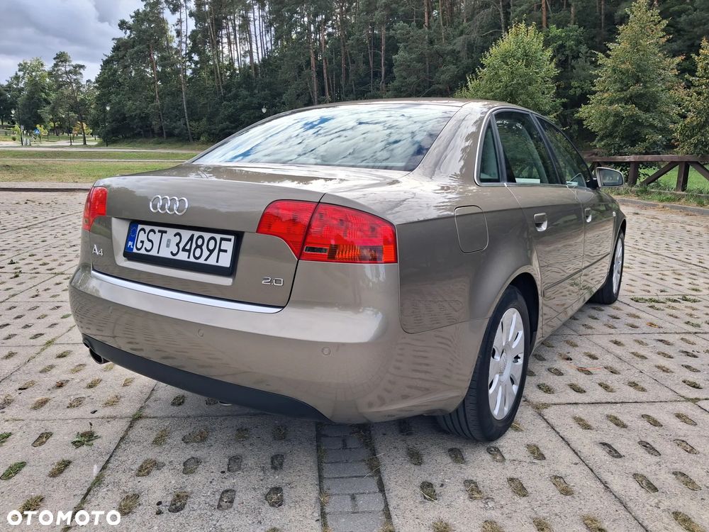 Audi A4 Limousine - 5
