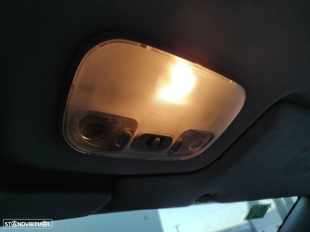 LUZ INTERIOR MAZDA PREMACY CP - 1