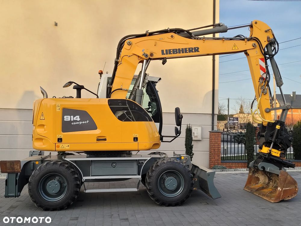 Liebherr A914 compact / ROTOTILT ze szczypcami / SUPER STAN / - 7