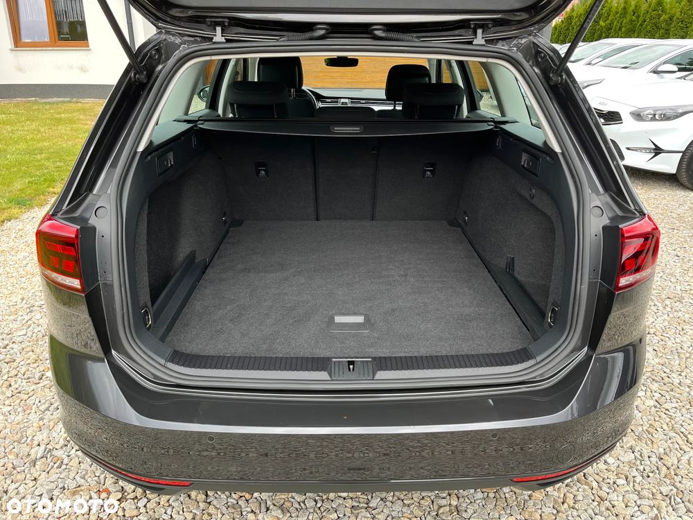 Volkswagen Passat Variant 2.0 TDI EVO Business - 18
