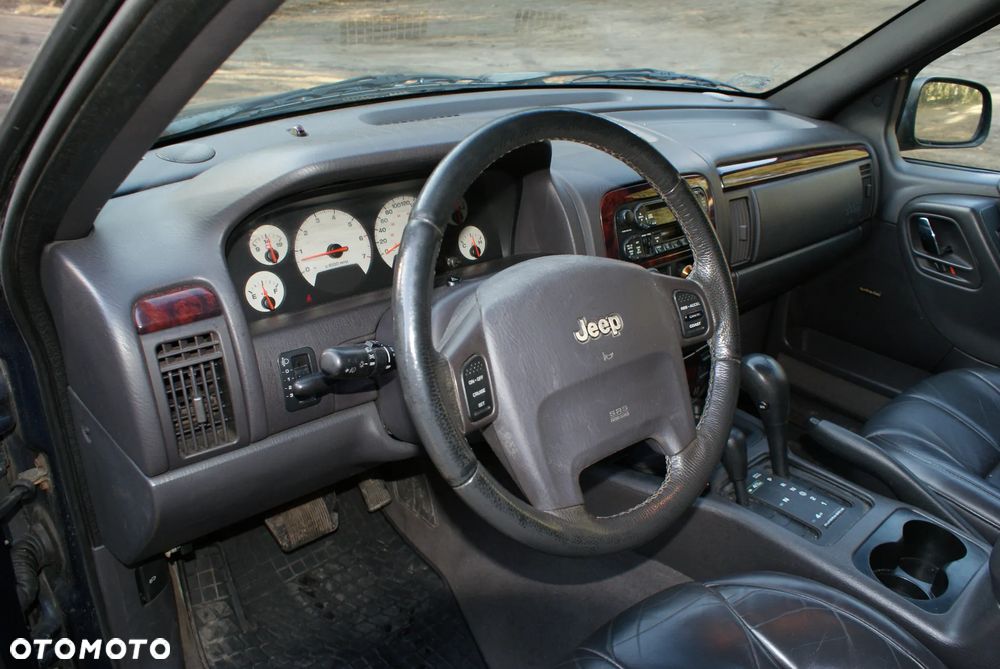 Jeep Grand Cherokee - 8