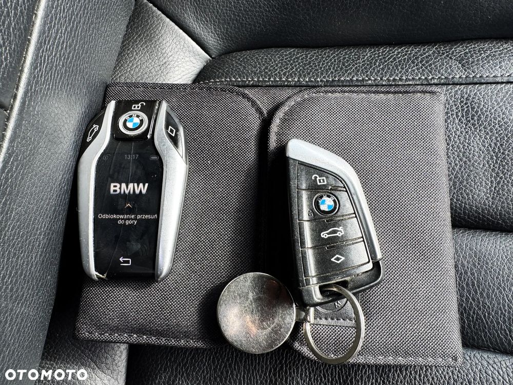 BMW Seria 5 520i Sport Line - 34