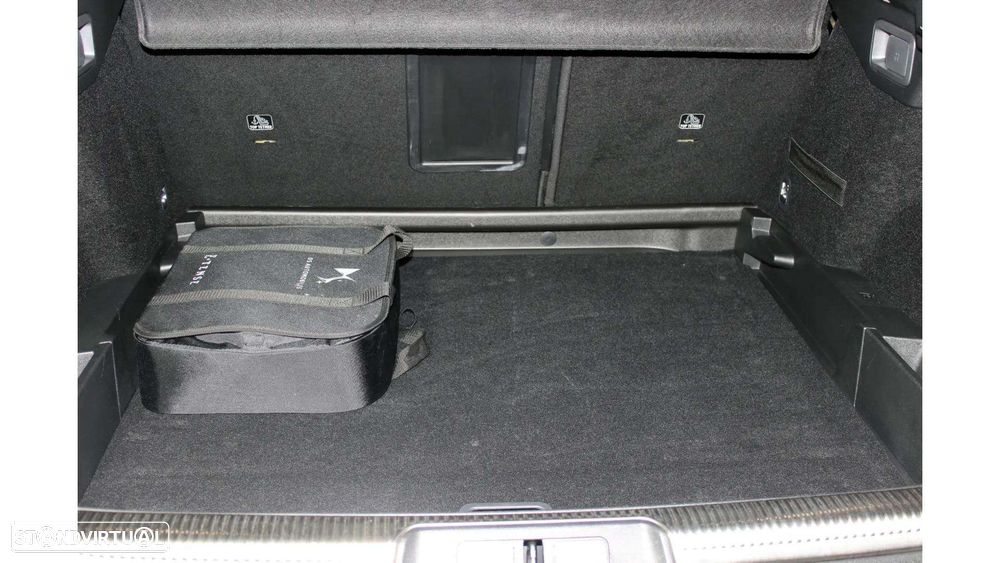 DS DS7 4x4 300 Performance Line + - 35