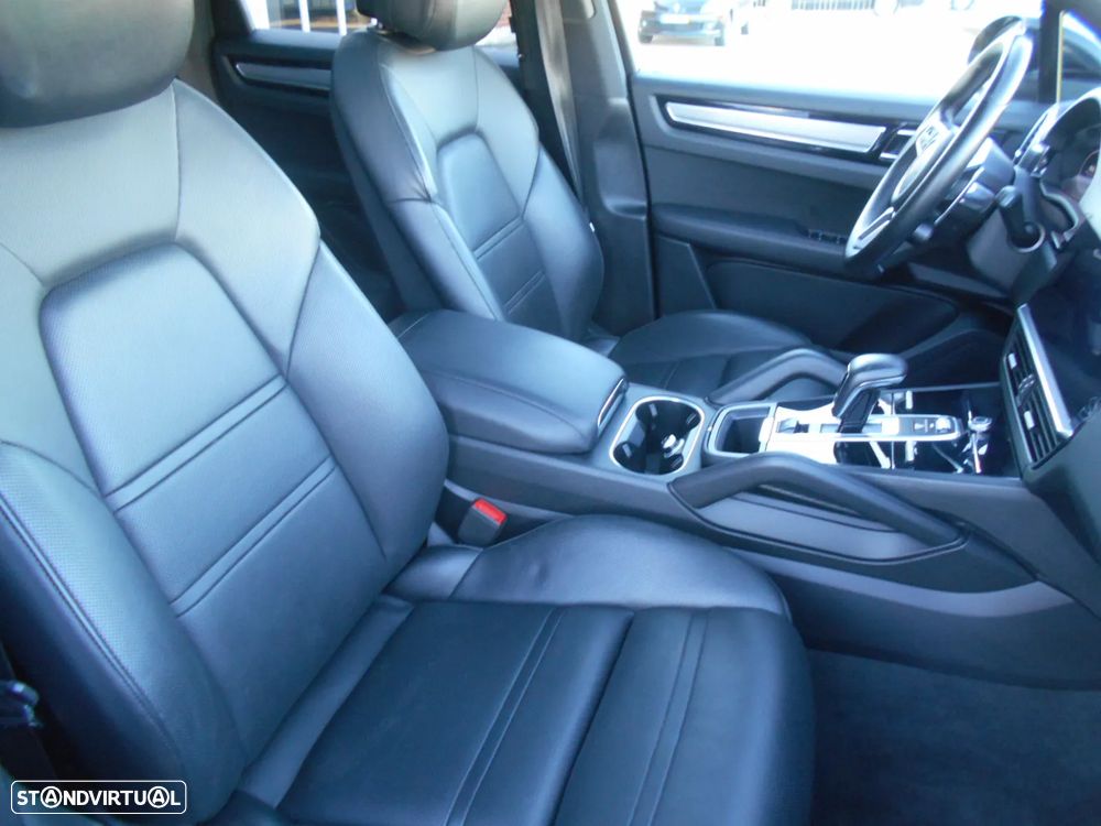 Porsche Cayenne S Platinum Edition - 12