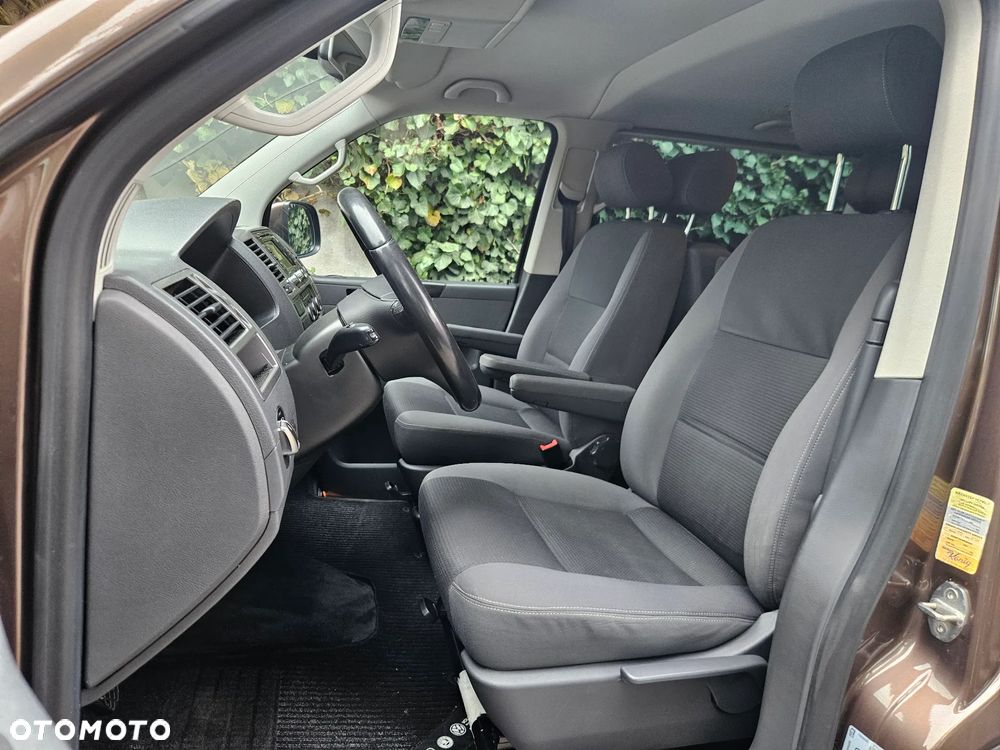 Volkswagen Multivan - 10