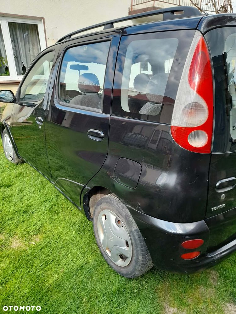 Toyota Yaris Verso 1.3 - 7