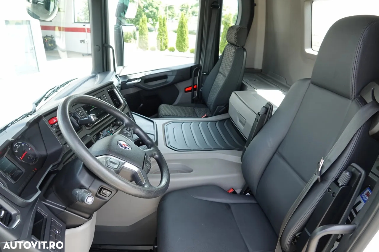 Scania P 370 XT / 6x4 / BASCULANTE / HYDROBOARD / BORDMATIC / 2021 - 30