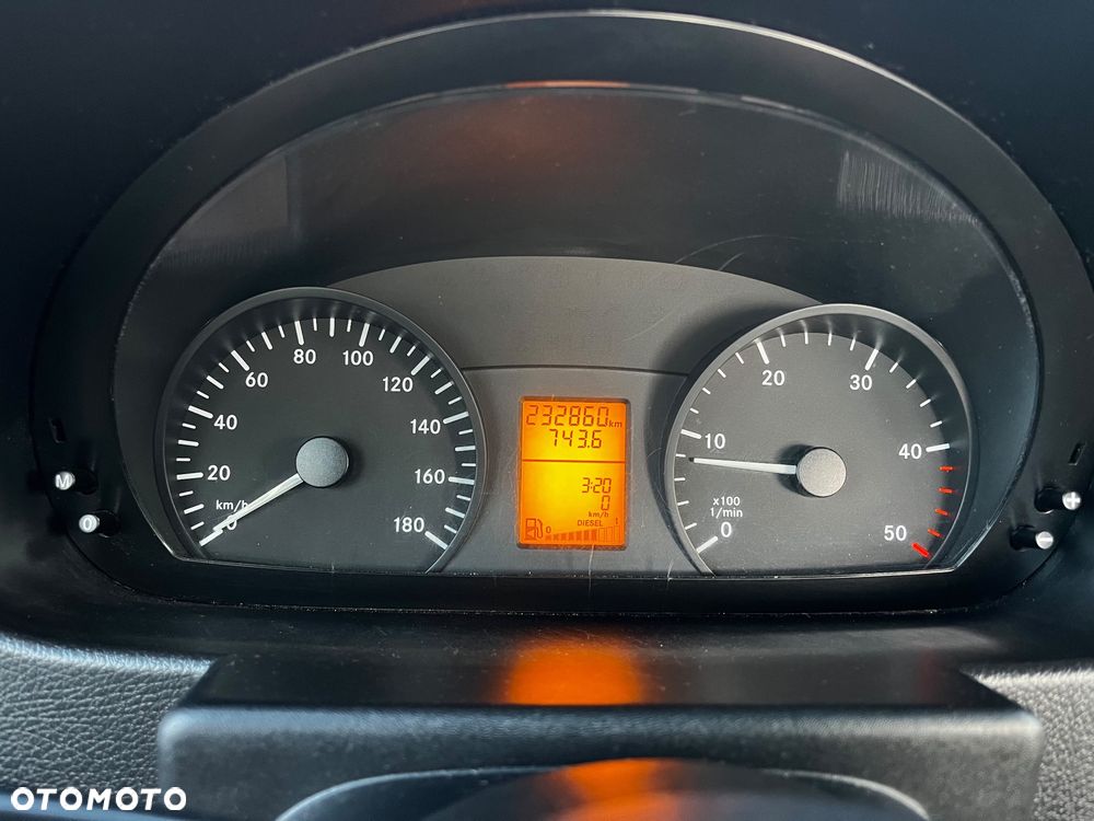 Mercedes-Benz Sprinter - 17