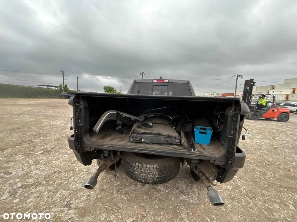 Dodge RAM 1500 5.7 4x4 - 10