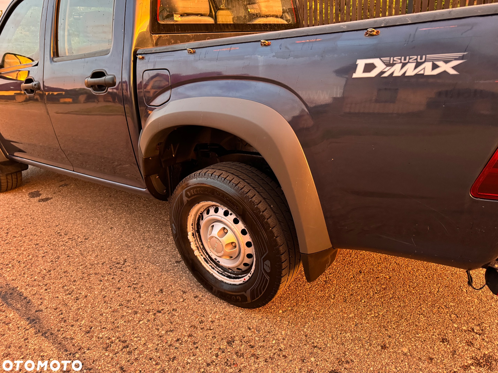 Isuzu D-Max 2.5d DC Basic - 21