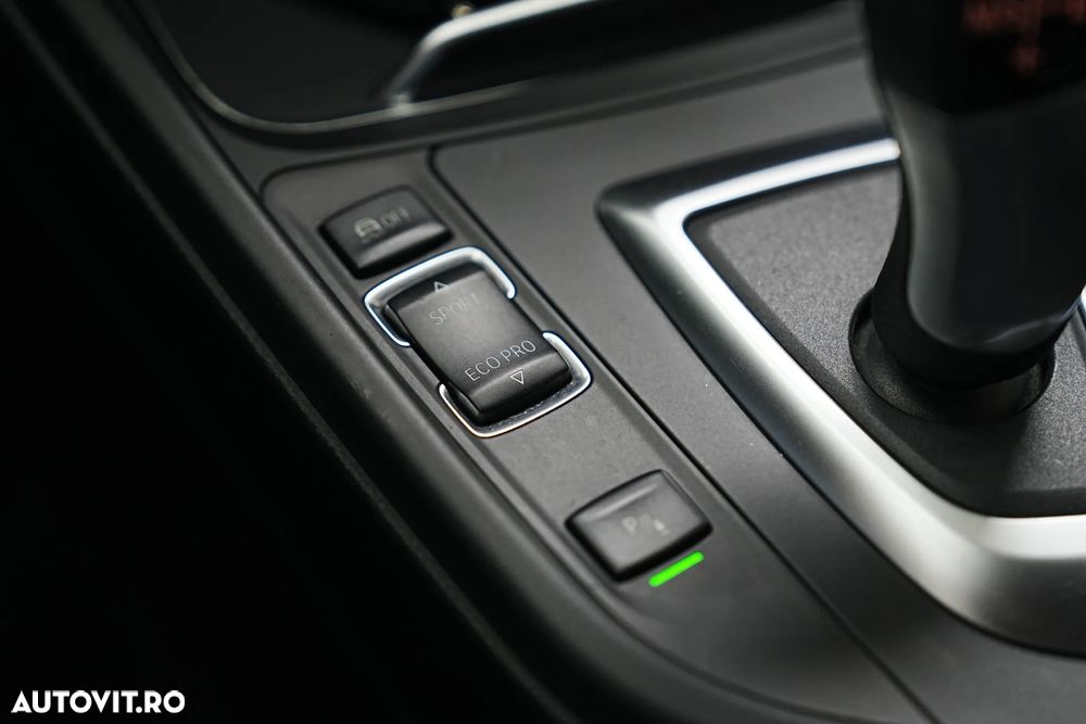 BMW Seria 3 320d xDrive Aut. Sport Line - 30