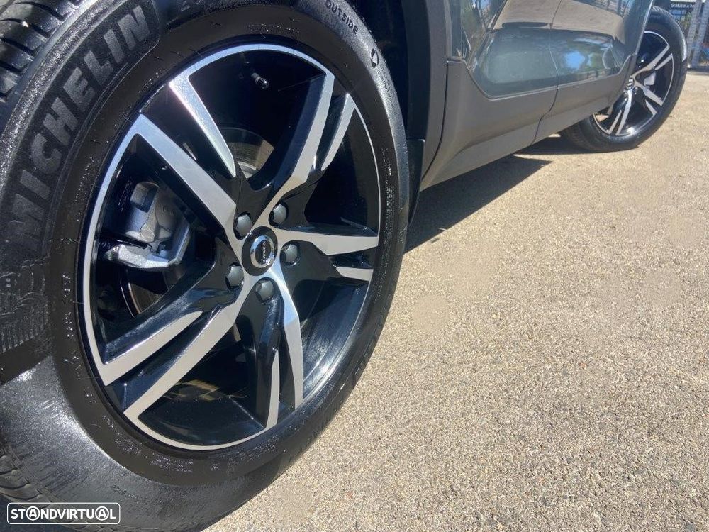 Volvo XC 40 2.0 B3 Plus Dark - 7