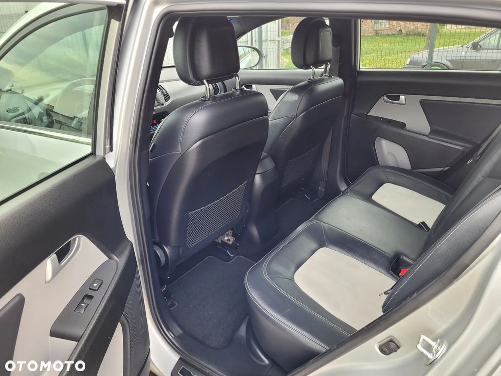 Kia Sportage 1.7 CRDI 2WD ISG Dream-Team Edition - 14