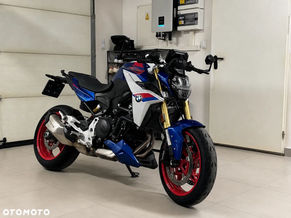 BMW F - 2