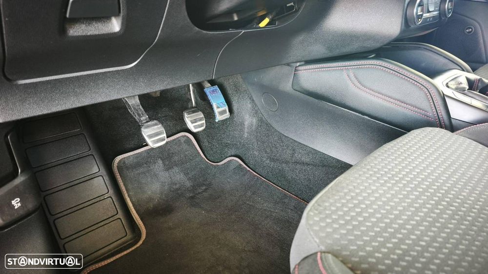 Ford Focus SW 1.0 EcoBoost MHEV ST-Line - 30