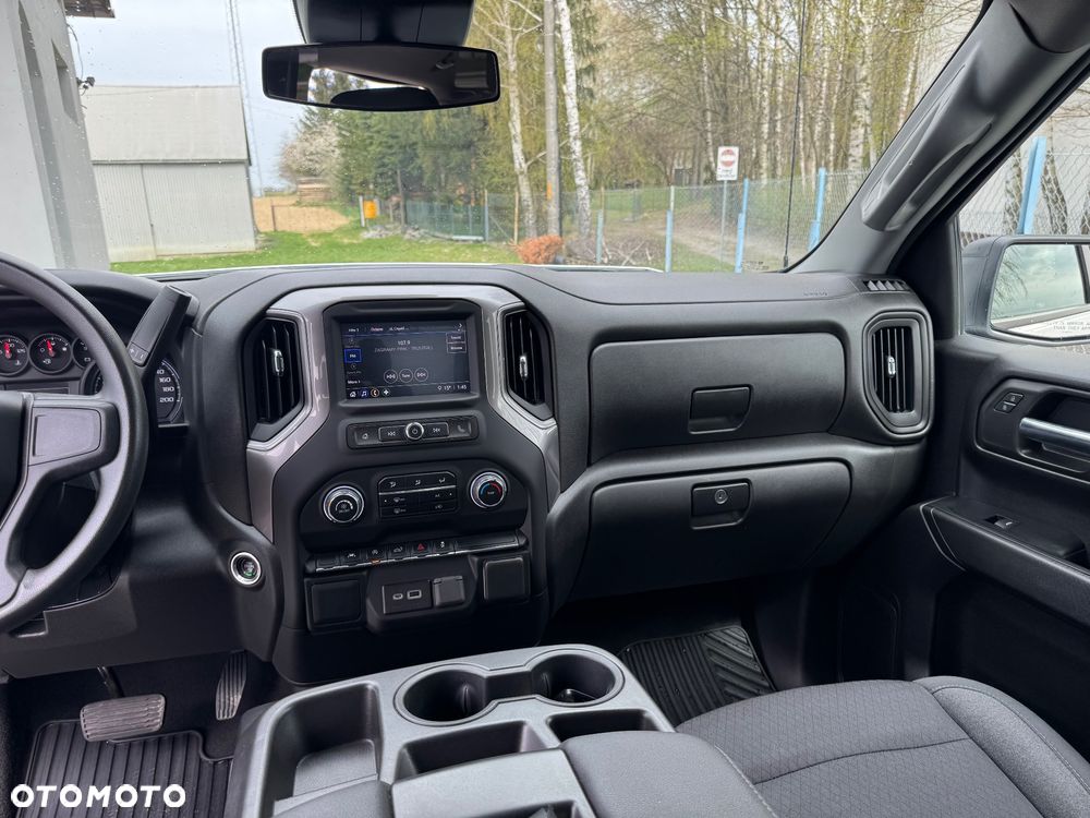 Chevrolet Silverado - 24