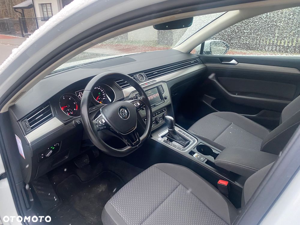 Volkswagen Passat Variant 2.0 TDI SCR DSG Elegance - 9
