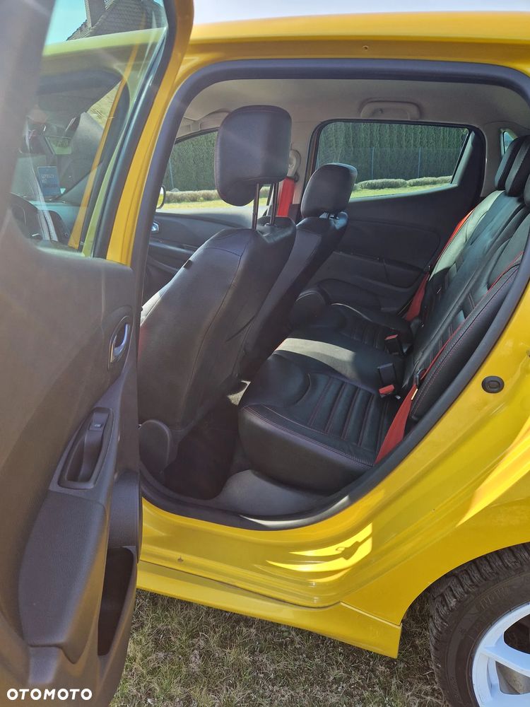 Renault Clio TCe 220 EDC R.S Trophy - 22