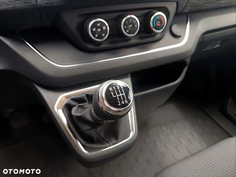 Renault Trafic - 13