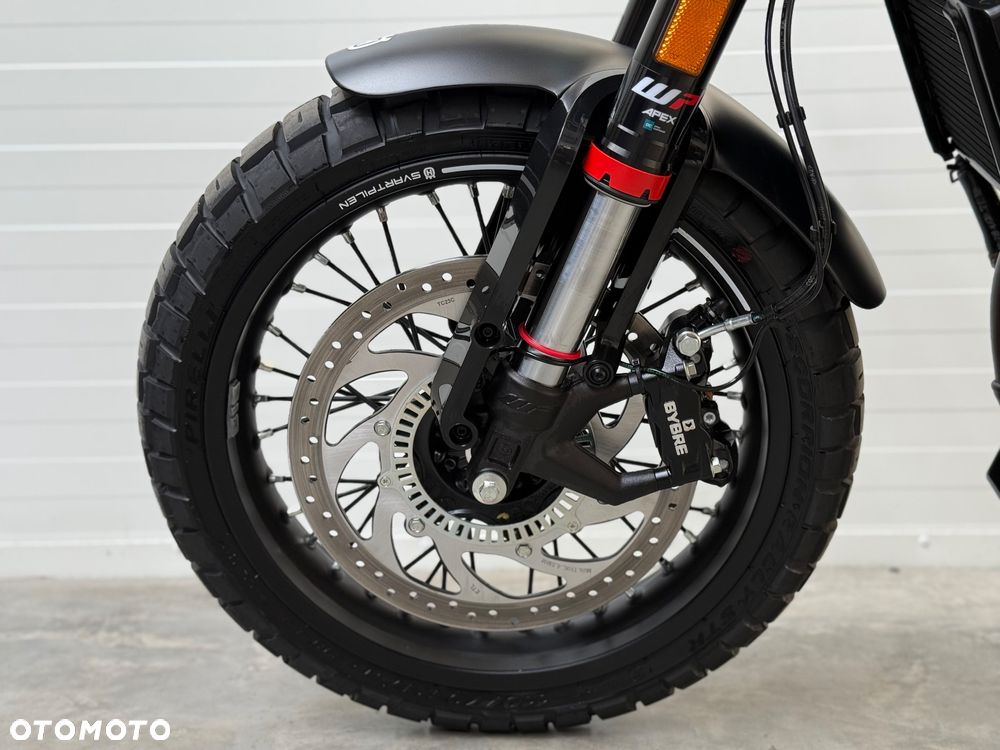 Husqvarna Svartpilen - 24