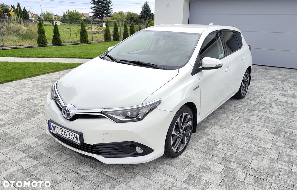 Toyota Auris 2015 photo 2