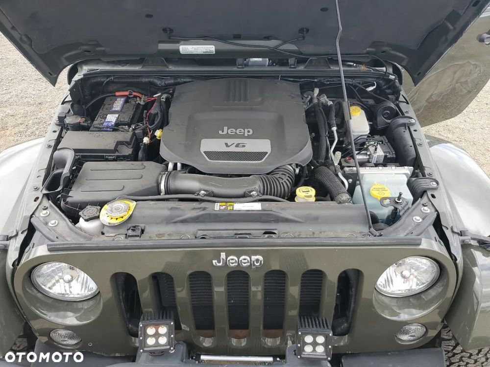 Jeep Wrangler - 12