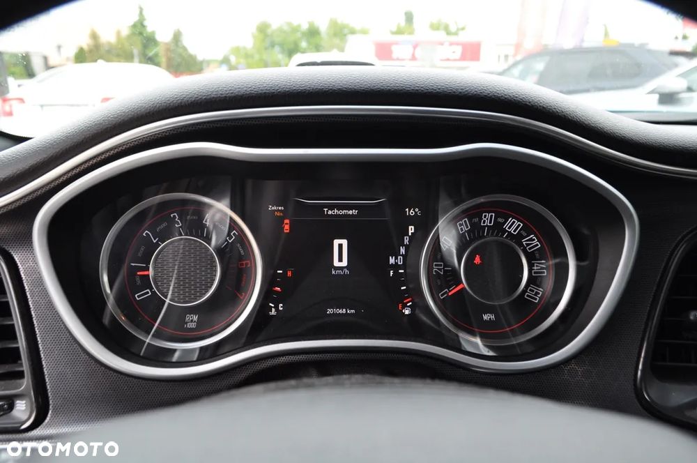 Dodge Challenger 5.7 R/T - 25