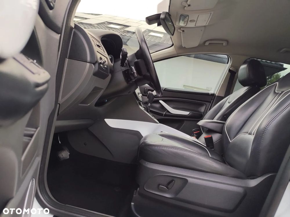 Ford Kuga 2.0 TDCi Individual MPS6 - 38