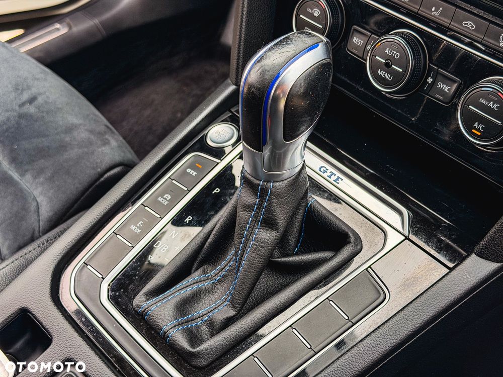 Volkswagen Passat - 34