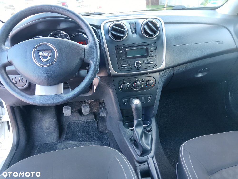 Dacia Logan 1.2 16V 75 Ambiance - 13