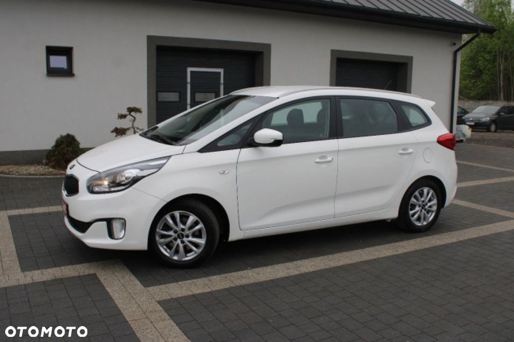 Kia Carens - 3