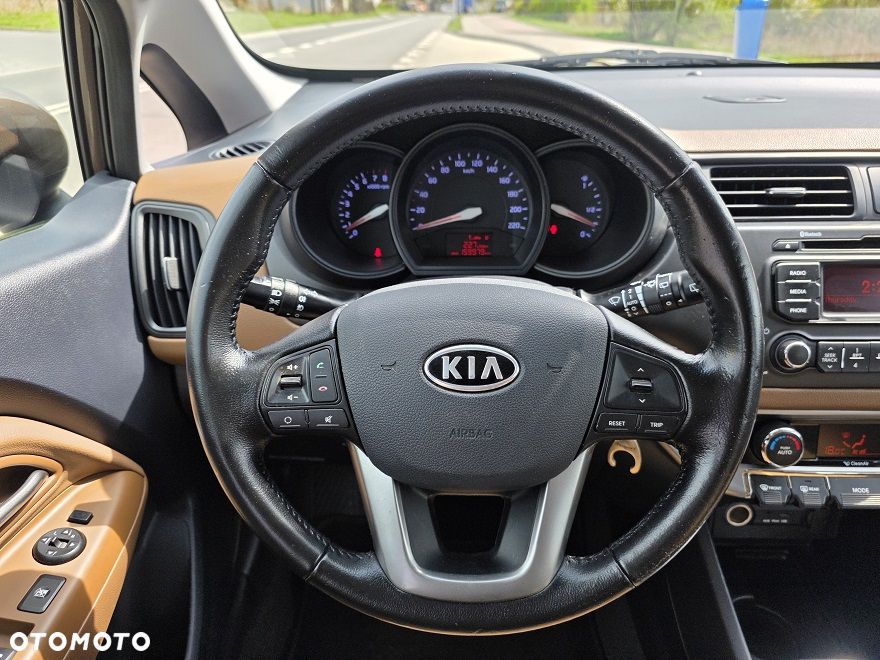 Kia Rio 1.2 Dream Team Edition - 21